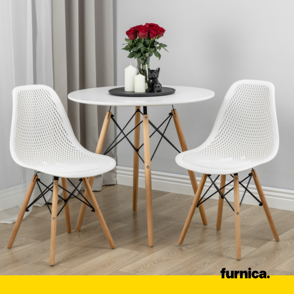 LUCA - Perforovaná plastová jídelní / kancelářská židle s dřevěnými nohami - černá