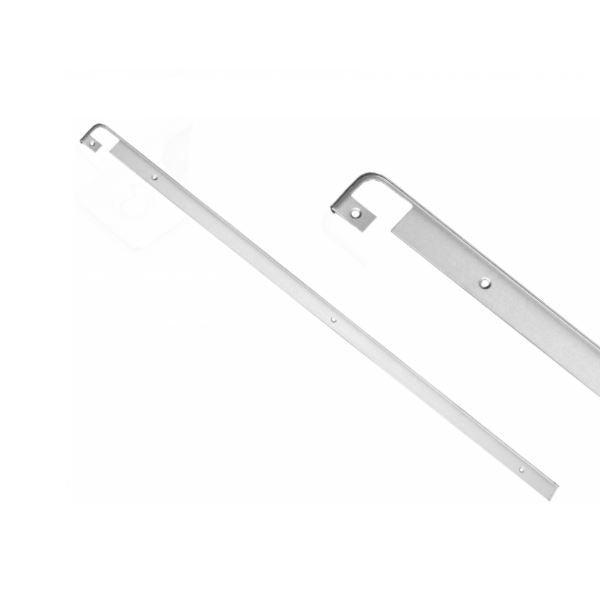 Připojovací lišta pro pracovní desku o šířce 28 mm, stříbrně eloxovaná.