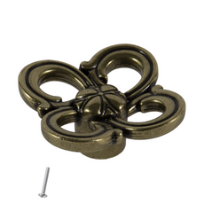 Starý kovový knoflík na skříň - 45 mm x 45 mm - starožitná mosaz